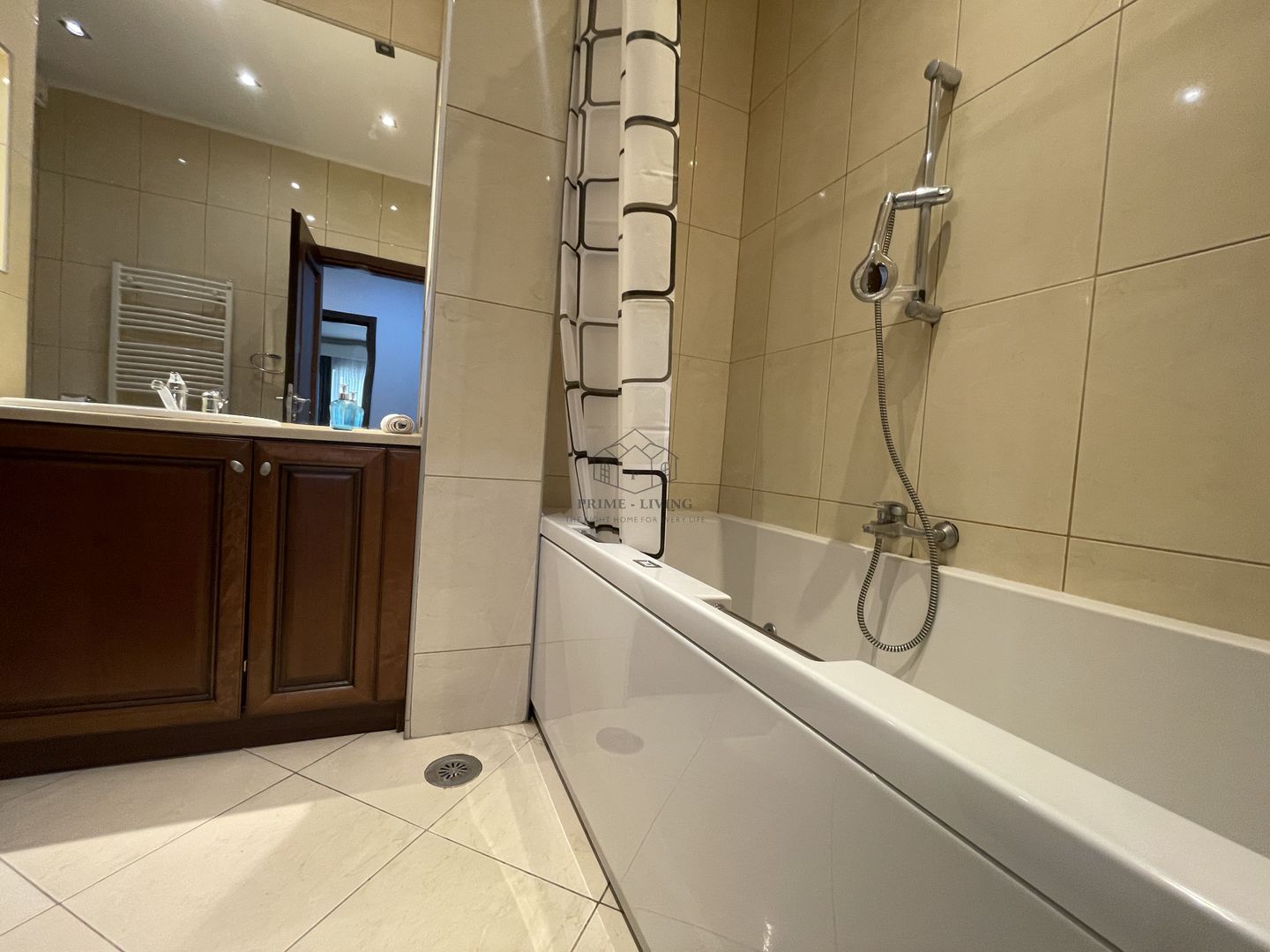 APARTAMENT SPATIOS CU 4 CAMERE LA INCHIRIERE LANGA PARCUL HERASTRAU - Poză 4