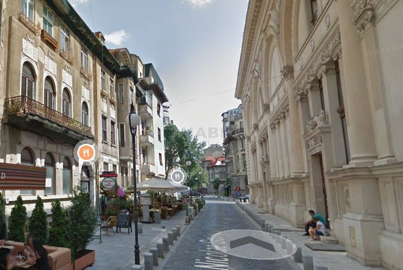 Cladire cu potential turistic in spatele Ateneului Roman - Poză 1