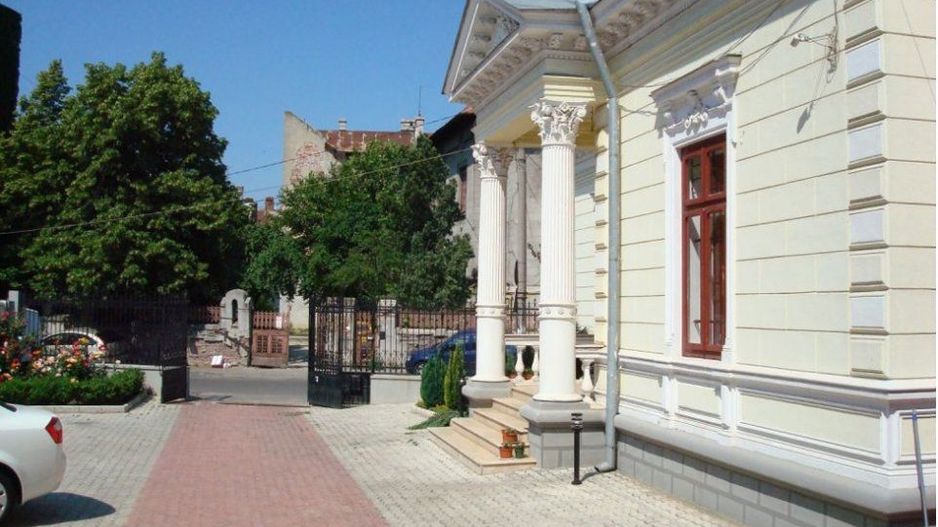 Vila Ultracentrala Monument Istoric restaurat - 12 locuri parcare - Poză 1