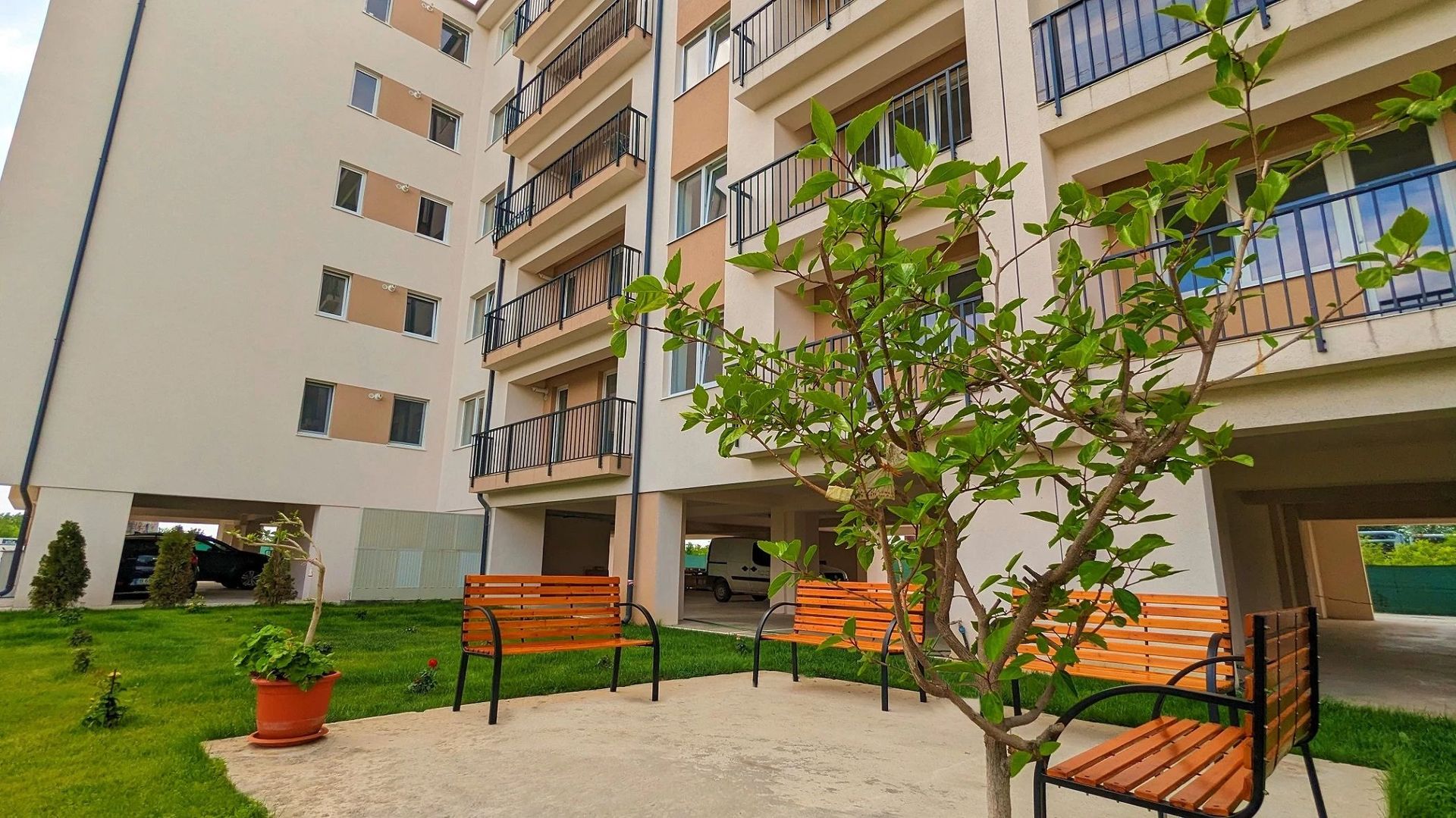 Apartament 2 Camere ,Grand Arena,sector 4 Mutere Imediata - Poză 4