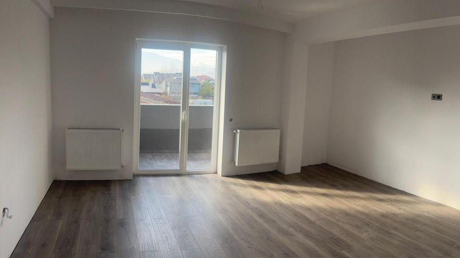 Apartament nou, 3 camere, zona Tractorul - Poză 3