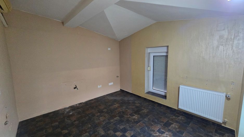 Etaj vila cu 5 camere, Dumbravita, Ideal pentru activitati comerciale - Poză 9