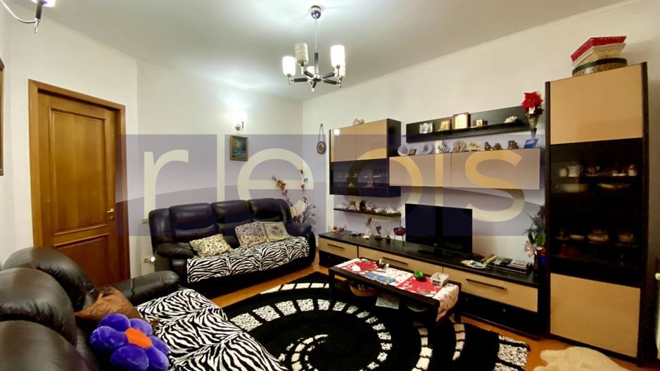 DE VANZARE 3 CAMERE 100 MP | BOXA 10 MP | SEBASTIAN | VULCAN CENTER - Poză 2