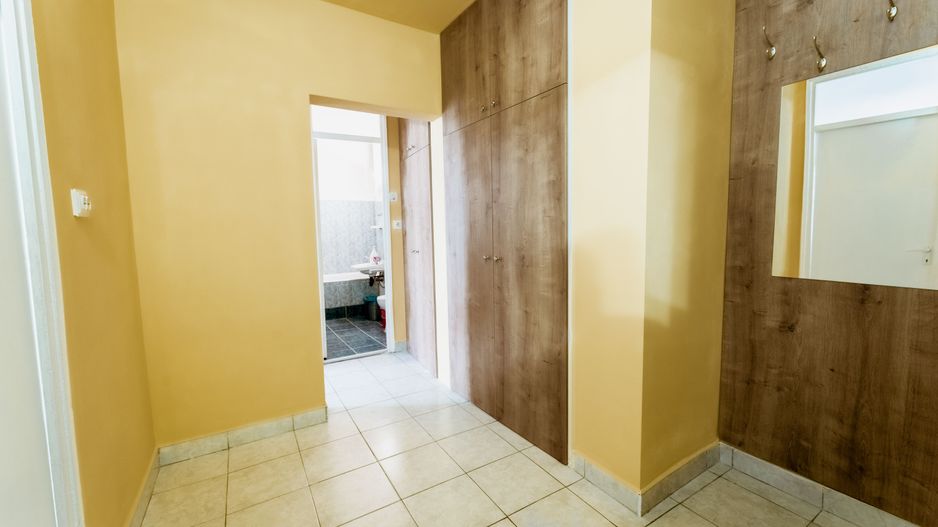 În Micălaca apartament cu 2 camere - Poză 7
