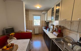 Apartament decomandat cu 3 camere in Florilor, strada Crinului - Poză 6