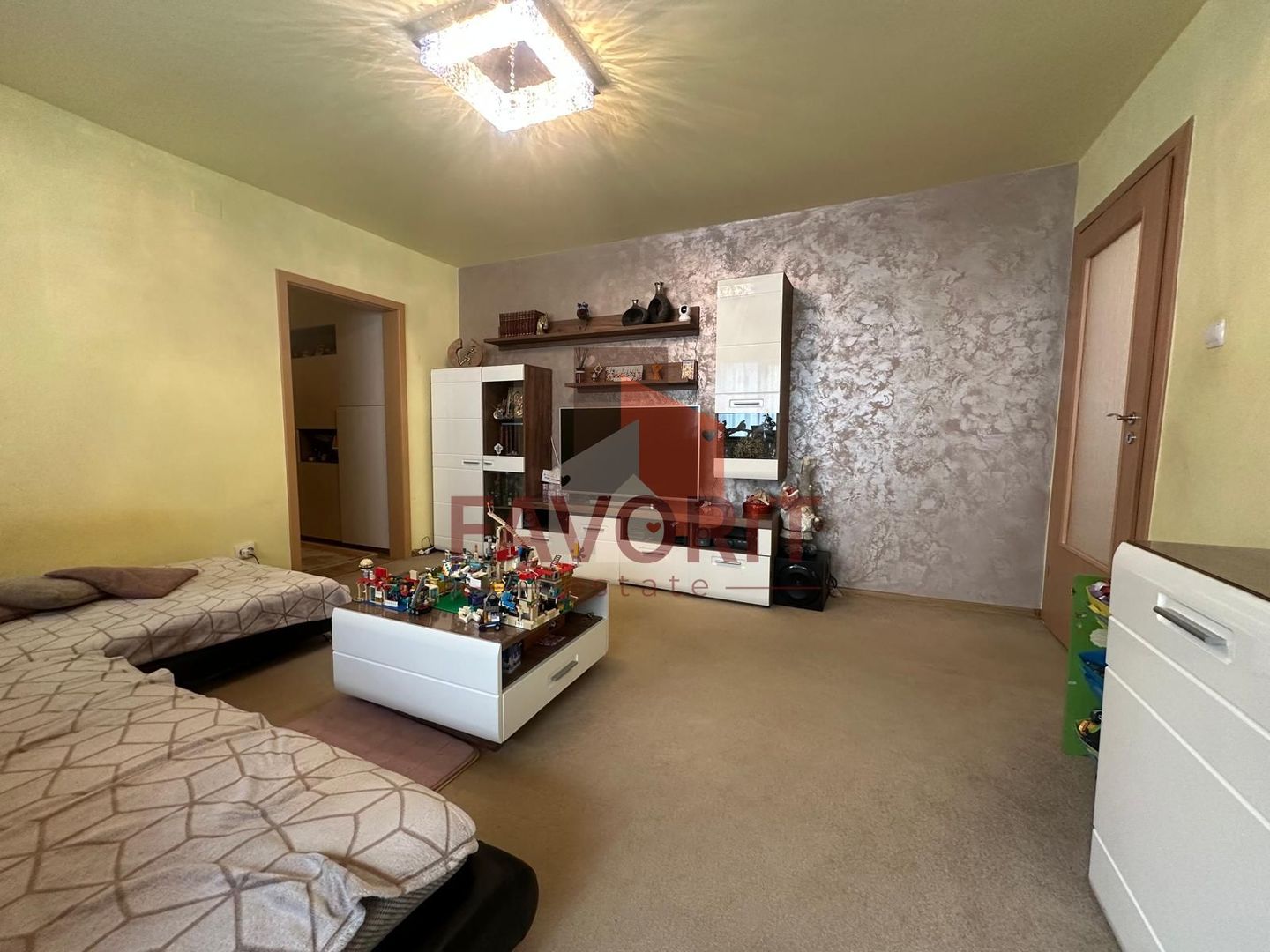 3 camere | centrala proprie | boxa | mobilat si utilat | zona excelenta | - Poză 1