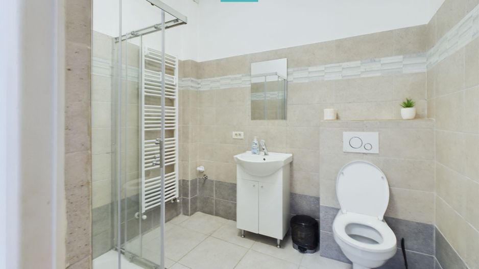 Apartament cu 3 camere situat ultracentral - Poză 6