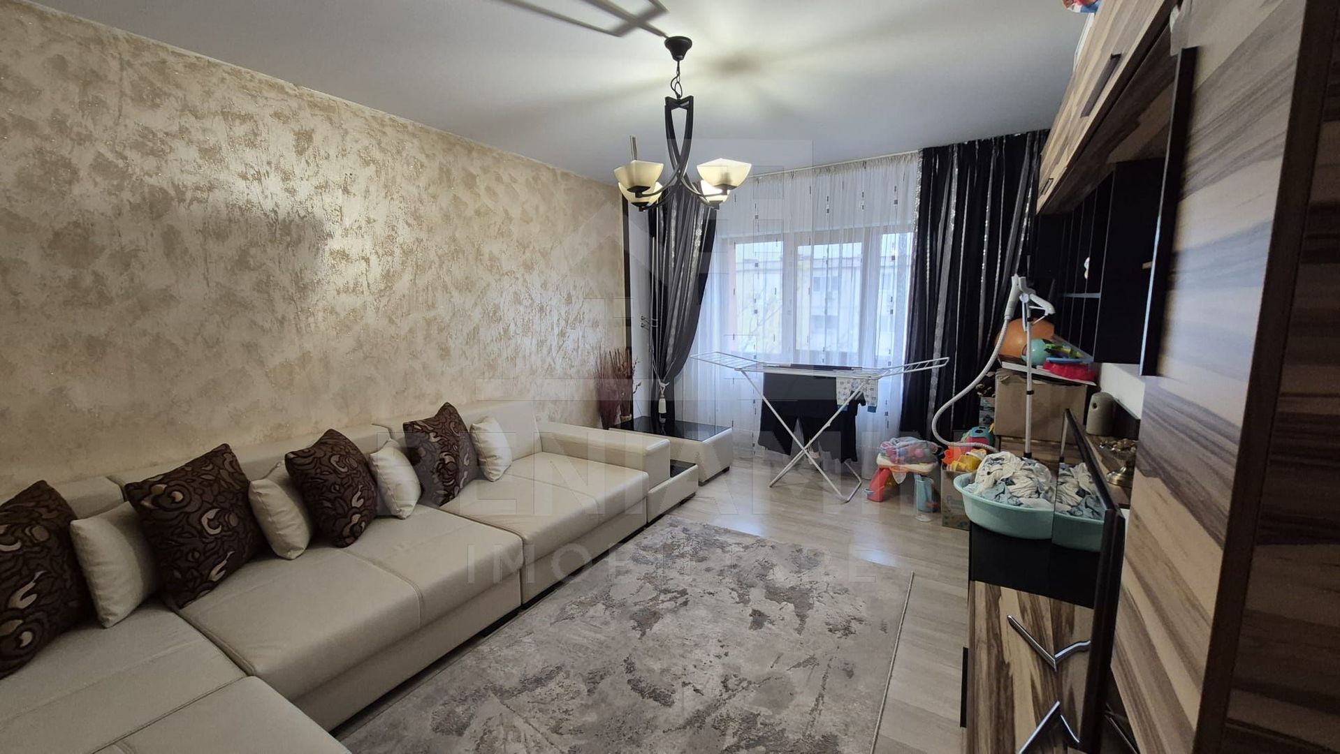 3 camere-etaj 4-68MP- Centrala Termica-Aer Conditionat-zona Ciuperca - Poză 1
