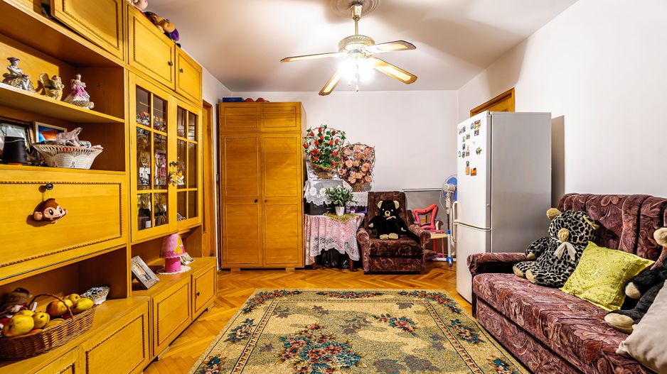 Apartament cu 3 camere la bloc - Poză 3