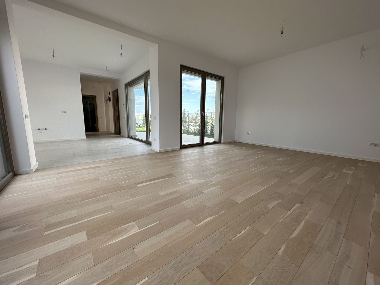 Casa cu 4 camere - Dumbarvita - Poză 1