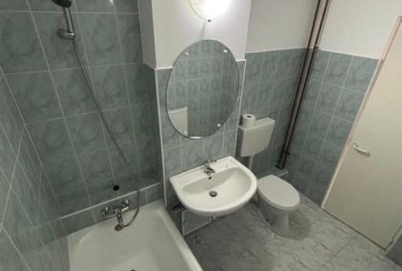 Apartament 3 camere etaj 1 cu Garaj - Poză 9