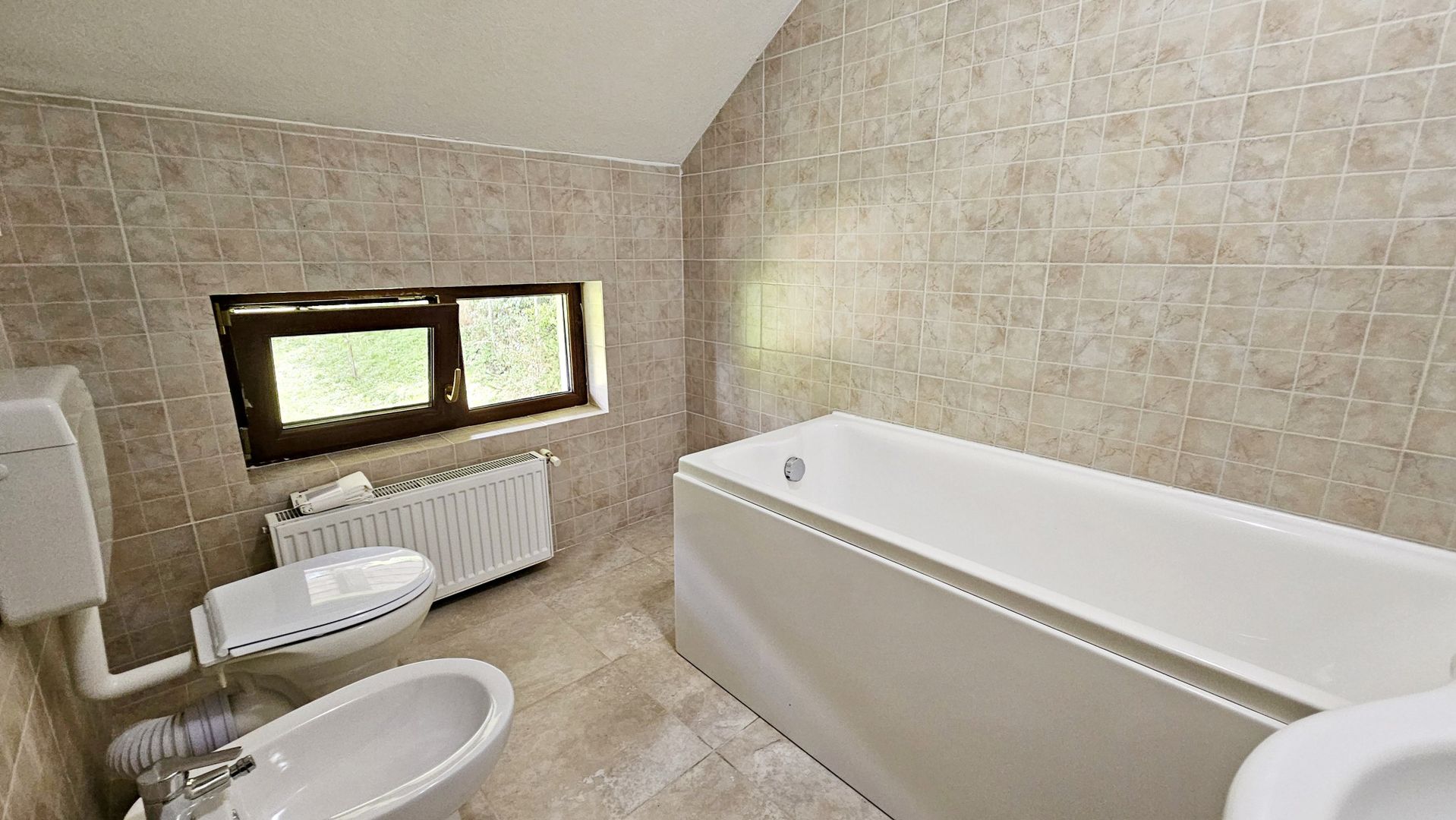 Vila noua-Sanpetru Dealul Lempes, zona verde si linistita - Poză 15