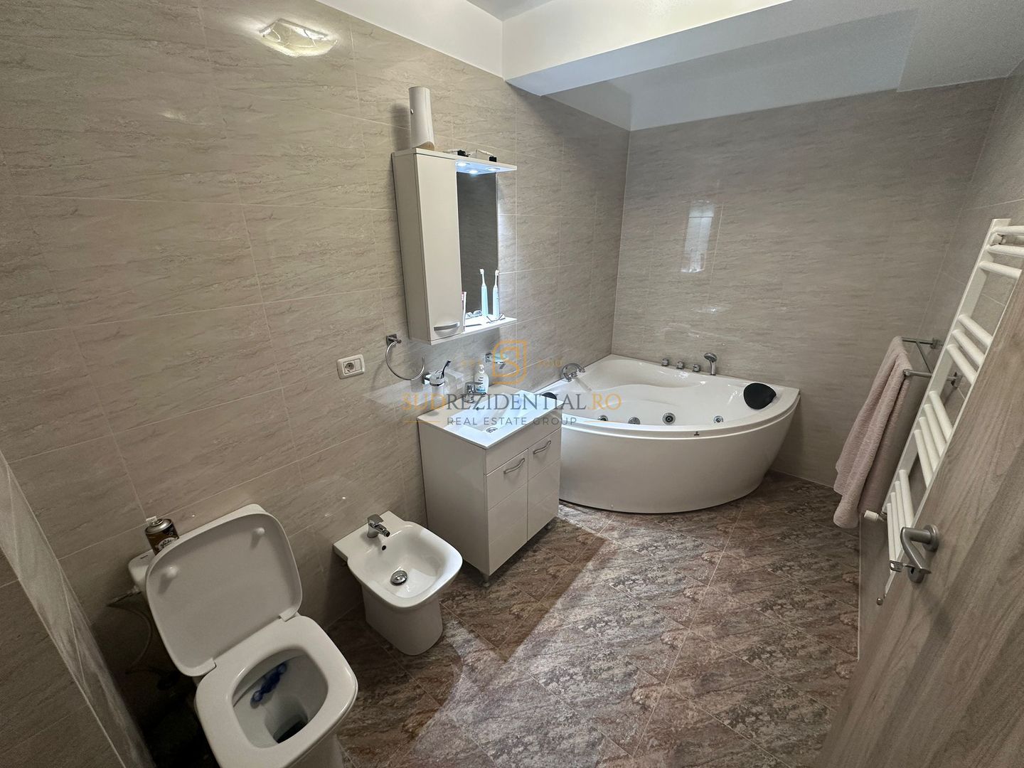 Sos Salaj - Apartament cu 3 camere si terasa, 200 mp, Comision 0% - Poză 8