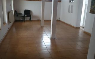 Casa tip vila mansardata, centrala si curte proprie, loc de parcare, 8min metrou - Poză 2
