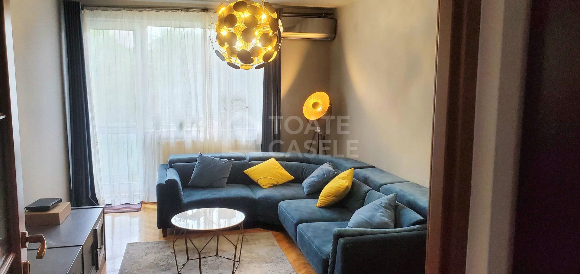 Apartament cu 3 camere, decomandat,  garaj, zona Iulius Mall - Poză 2