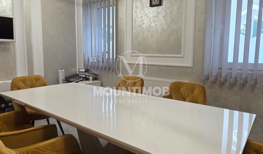 Birou Utilat si Mobilat, loc de parcare, Tractorul/Brasov - Poză 1