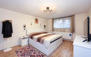 Apartament cu 3 camere la casa | Curte 130 mp | Zona Grivitei strada Vulcan - Poză 10