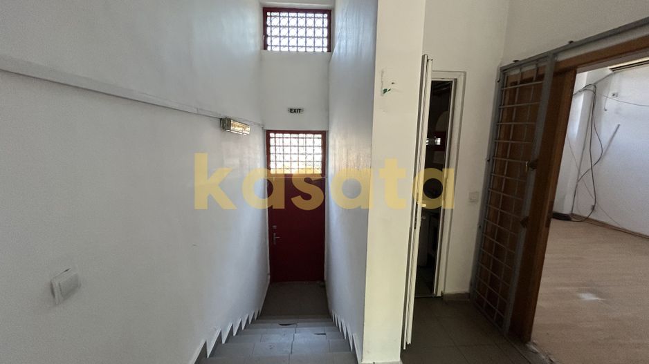 spatiu comercial I 83 mp utili I Bd Libertatii I central I vitrina 7mp - Poză 4