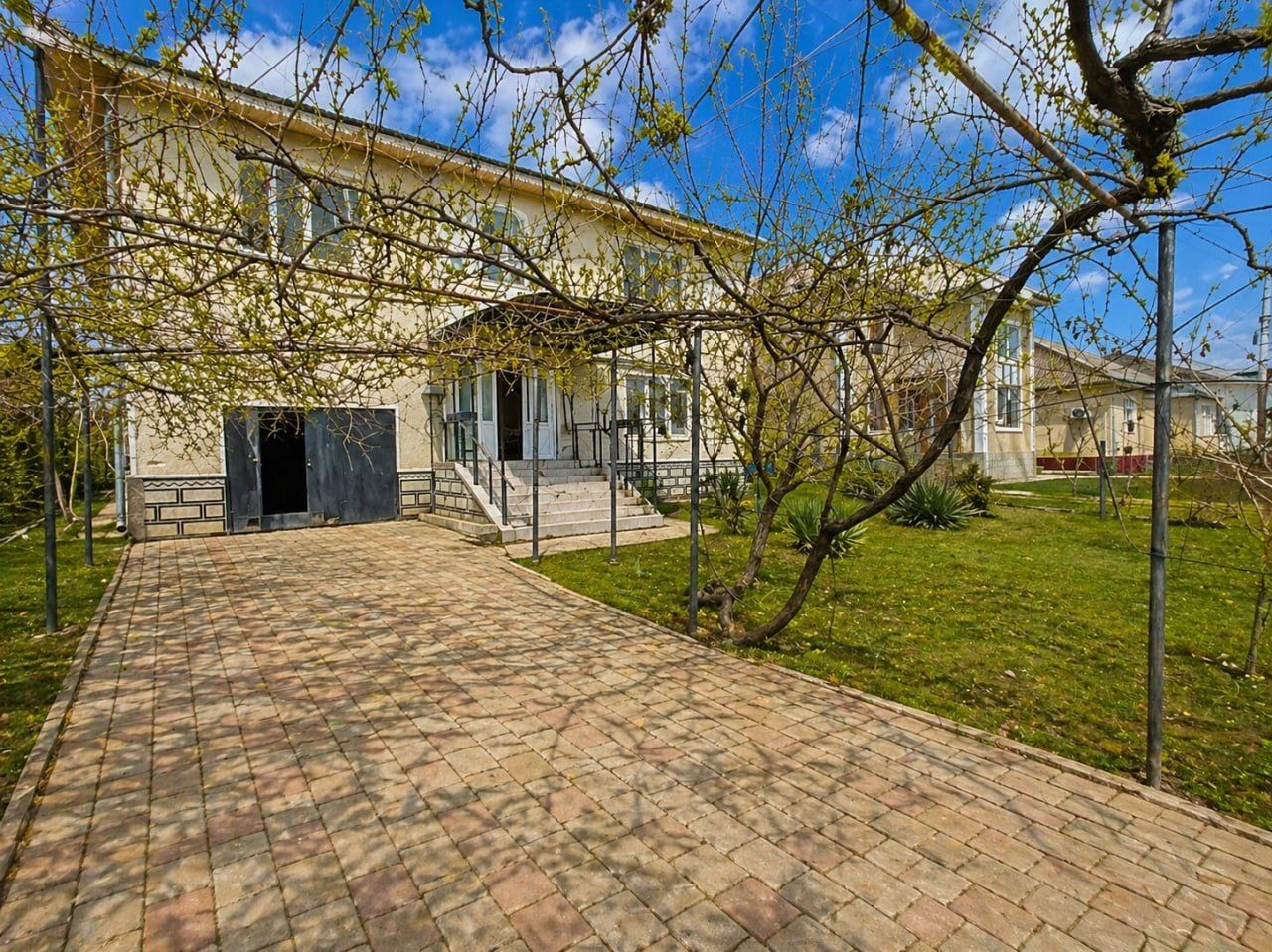 Casă + teren 7,48 ari și garaj – Drochia | 178 m² | 55.000 € - Poză 3