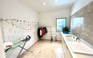 Proprietate deosebita suprafete generoase 580 mp teren 2076 mp - Poză 18