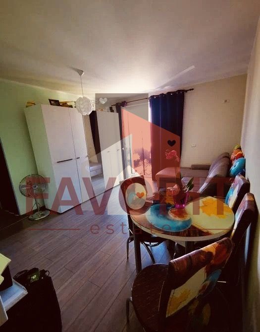 Apartament cu o camera transformat in 2 camere - Poză 1