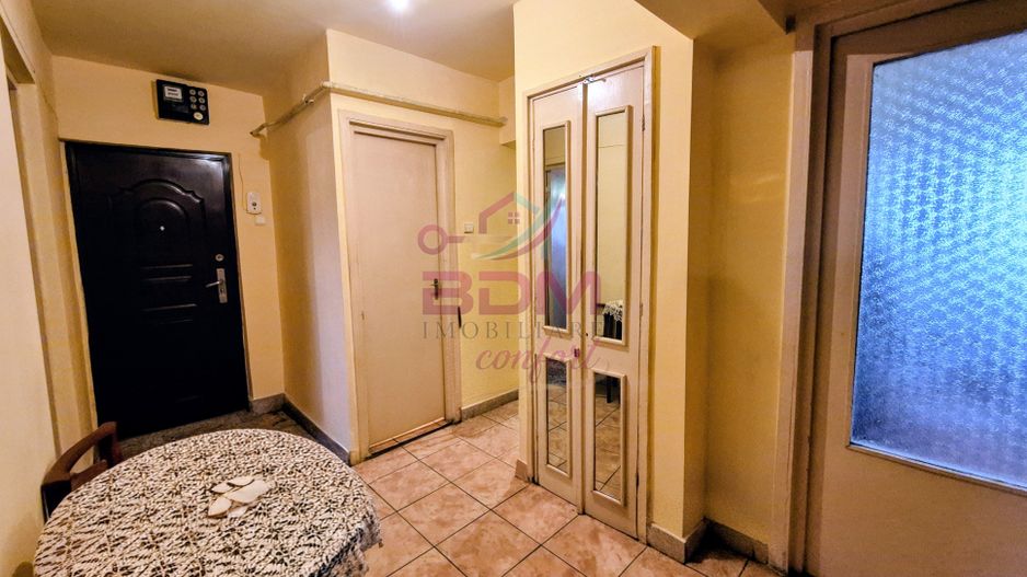COMISION 0 | Apartament 3 camere | decomandat | zona Materna - Poză 3