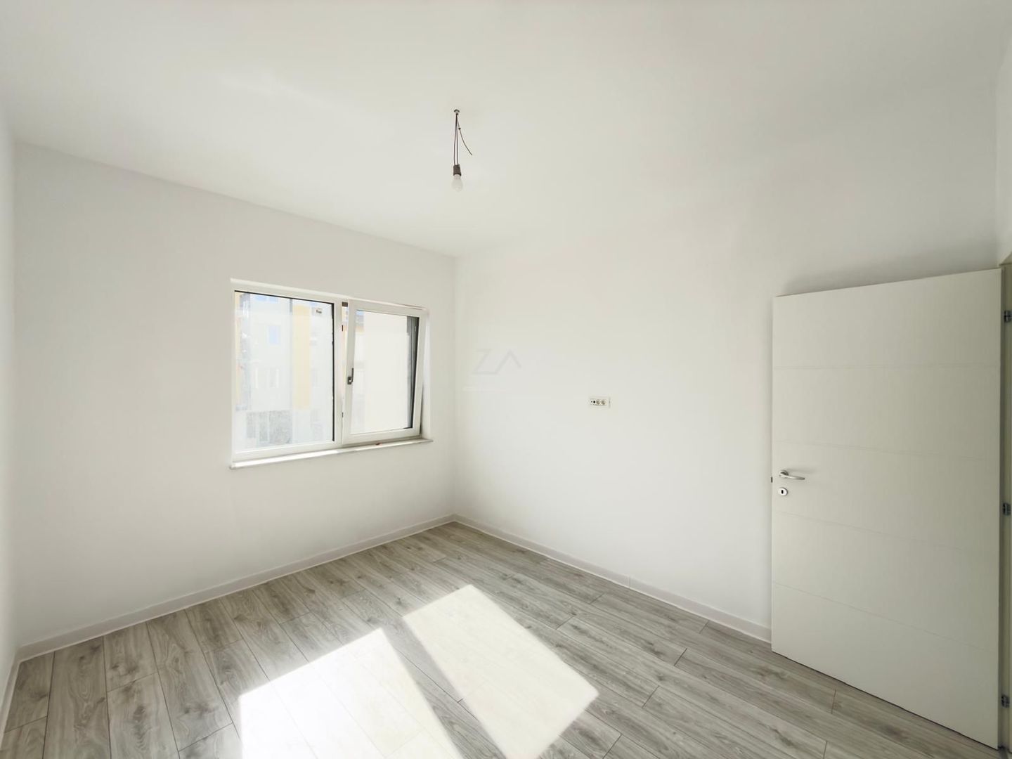 Bloc finalizat. Spatiu pod. Loc de parcare. Clima. - Poză 8