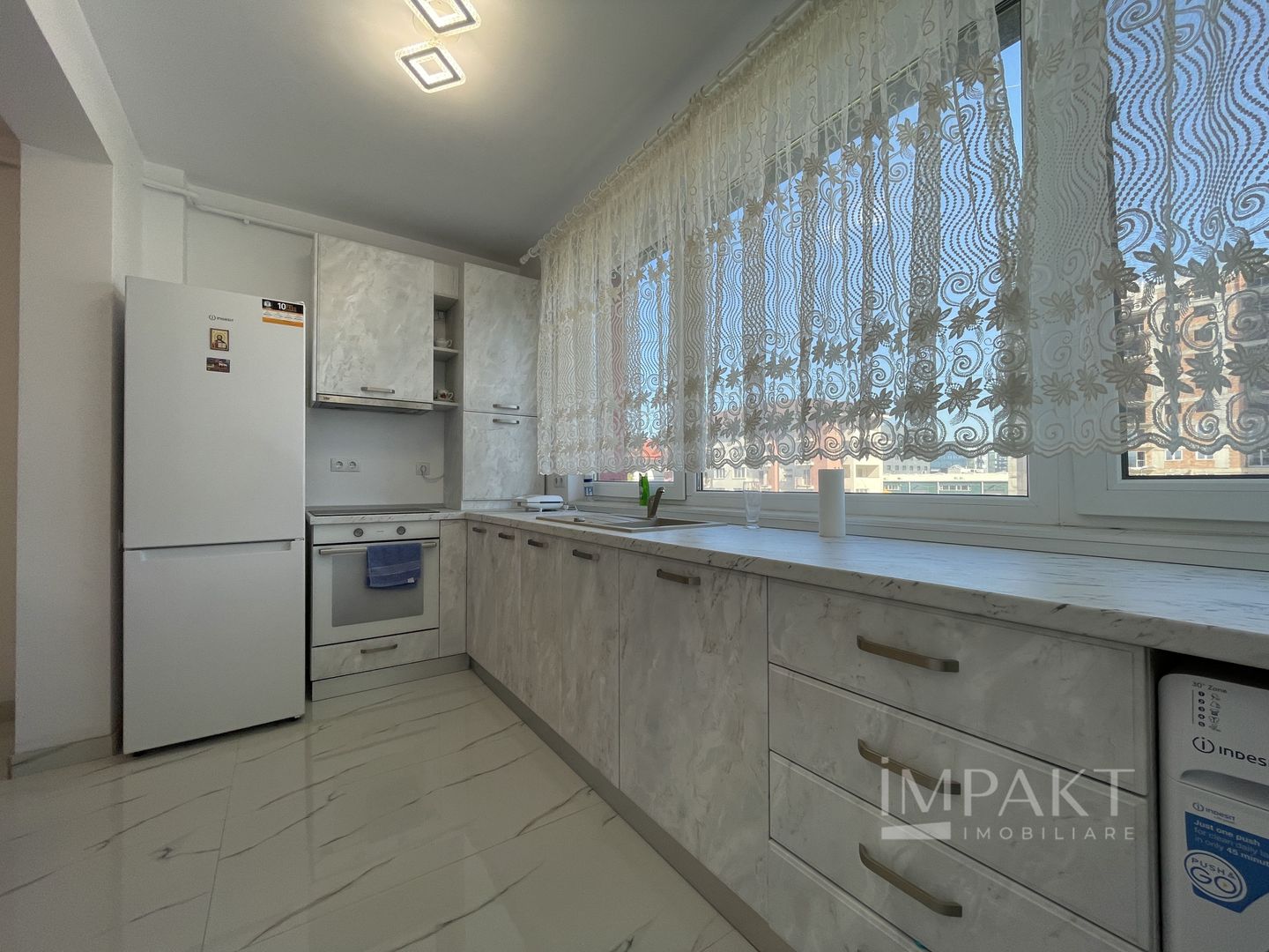 Apartament cu 3 camere spre inchiriere in zona Vivo! - Poză 4