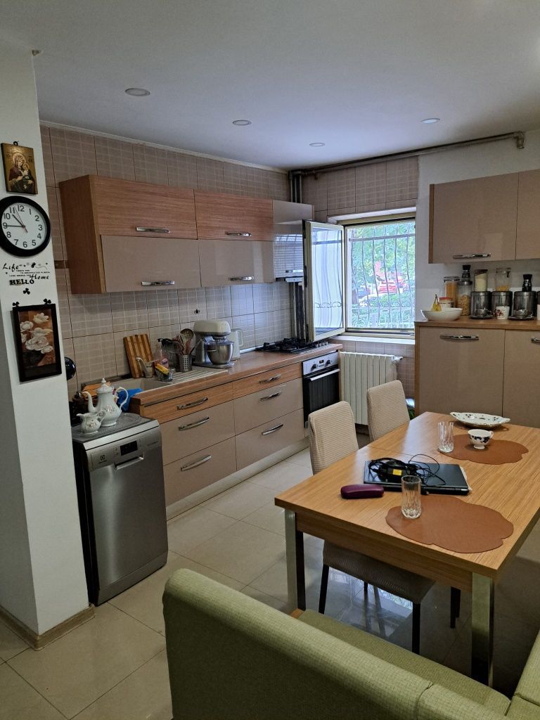 De vanzare Apartament 2 camere nemobilat Nerva Traian - Poză 4