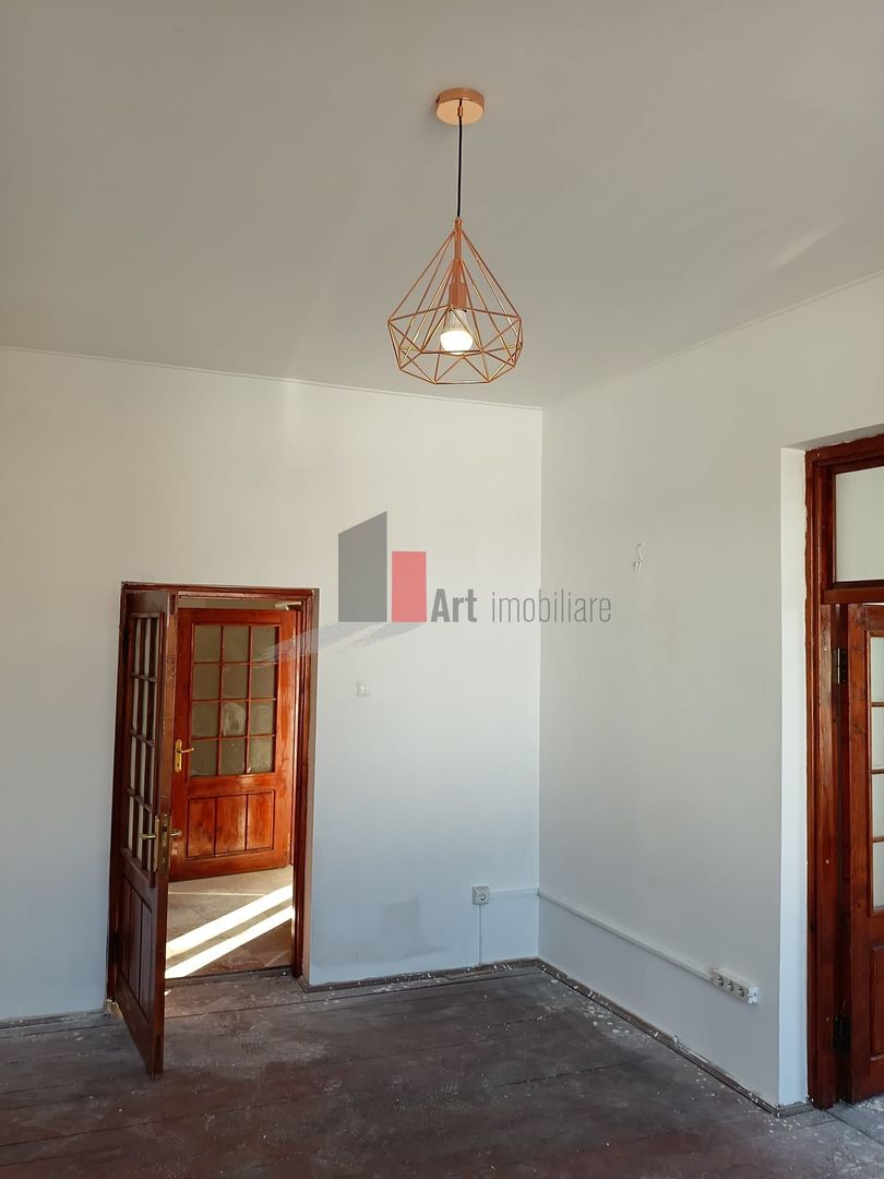 Vila  de inchiriat recent renovata - Poză 21