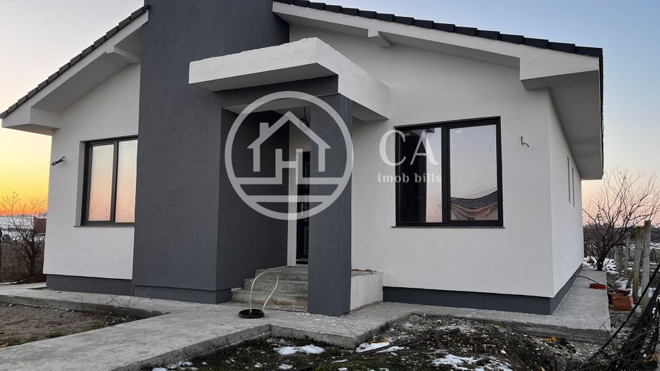 Casă de vânzare cu 4 camere in cartierul Bălcescu, Oradea - Poză 1