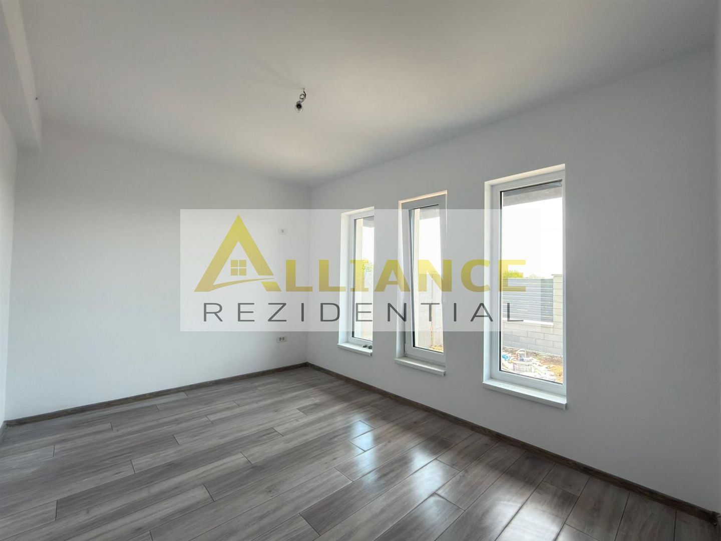 Casa individuala ~ P+1E+POD ~ 5 camere - 2 bai ~ 309 teren - Poză 11