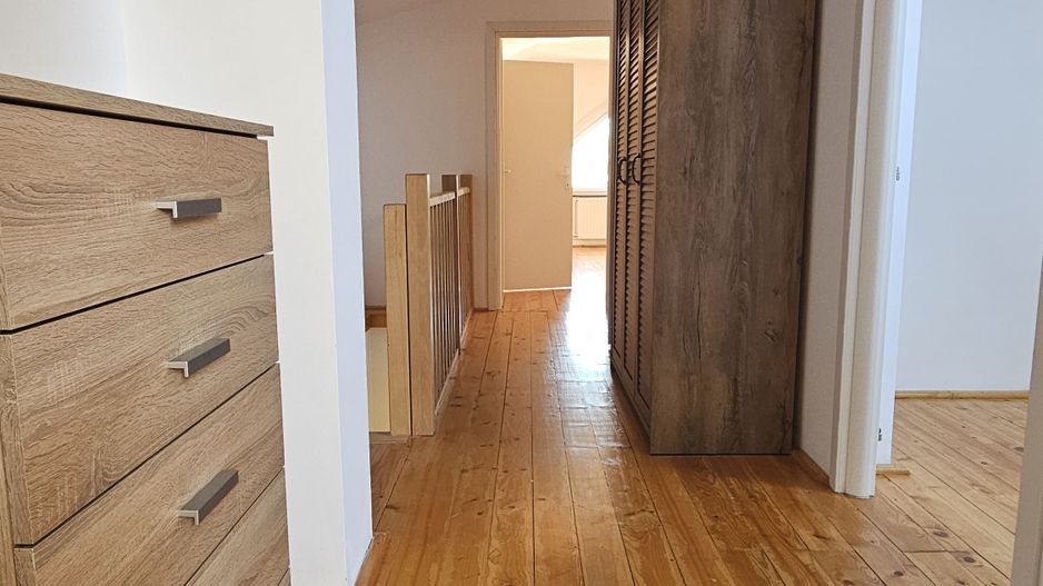 Apartament de inchiriat 6 camere 179 mp Etaj 2 + mansardă - Poză 15
