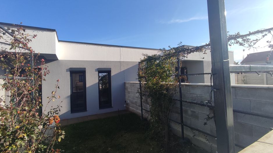 Sanandrei, Duplex pe PArter , 3 Dormitoare, 2 bai, Dresing, Perete Dublu - Poză 1