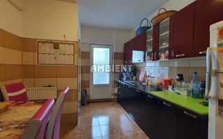 Apartament 3 camere, etaj 7, decomandat, zona TRAIAN - BCR; - Poză 1