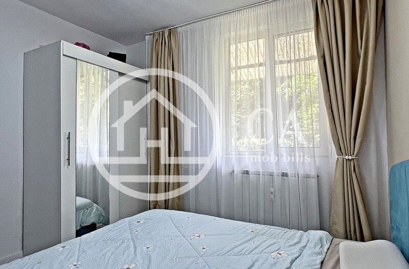 Apartament de vânzare cu 3 camere în zona Rogerius, Oradea - Poză 4