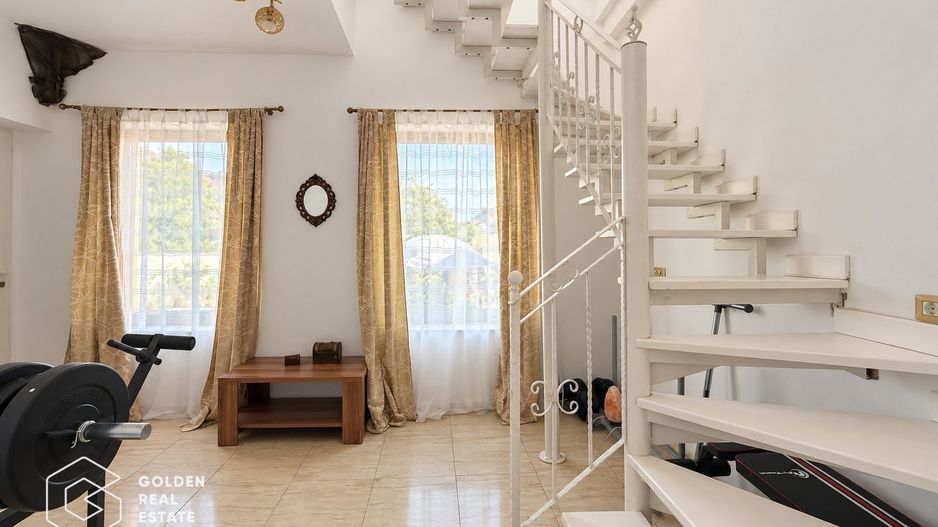 Casa individuala cu garaj si teren 556 mp, str Desseanu - Poză 14