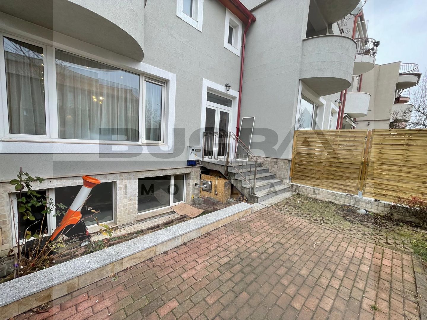 Duplex de 320mp, modern, 120mp, sauna, zona strazii Zaharia Stancu - Poză 13