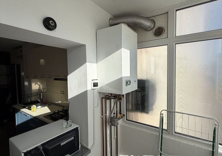 Apartament 2 camere Decomandat cartier 1 Mai - Poză 5