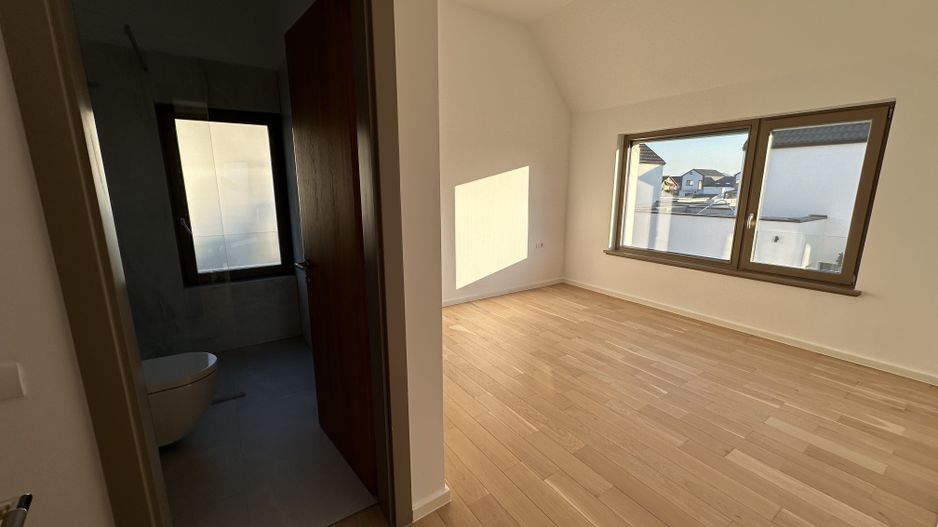 Casa cu 4 camere - Dumbarvita - Poză 19