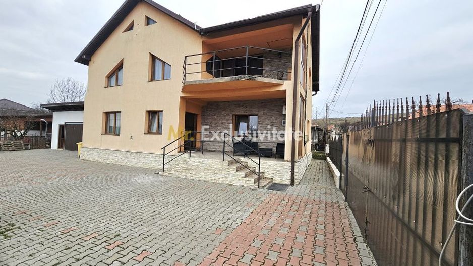 Casa eleganta,zona centrala Aiton,cu ciubar,gradina si panouri fotovoltaice - Poză 1
