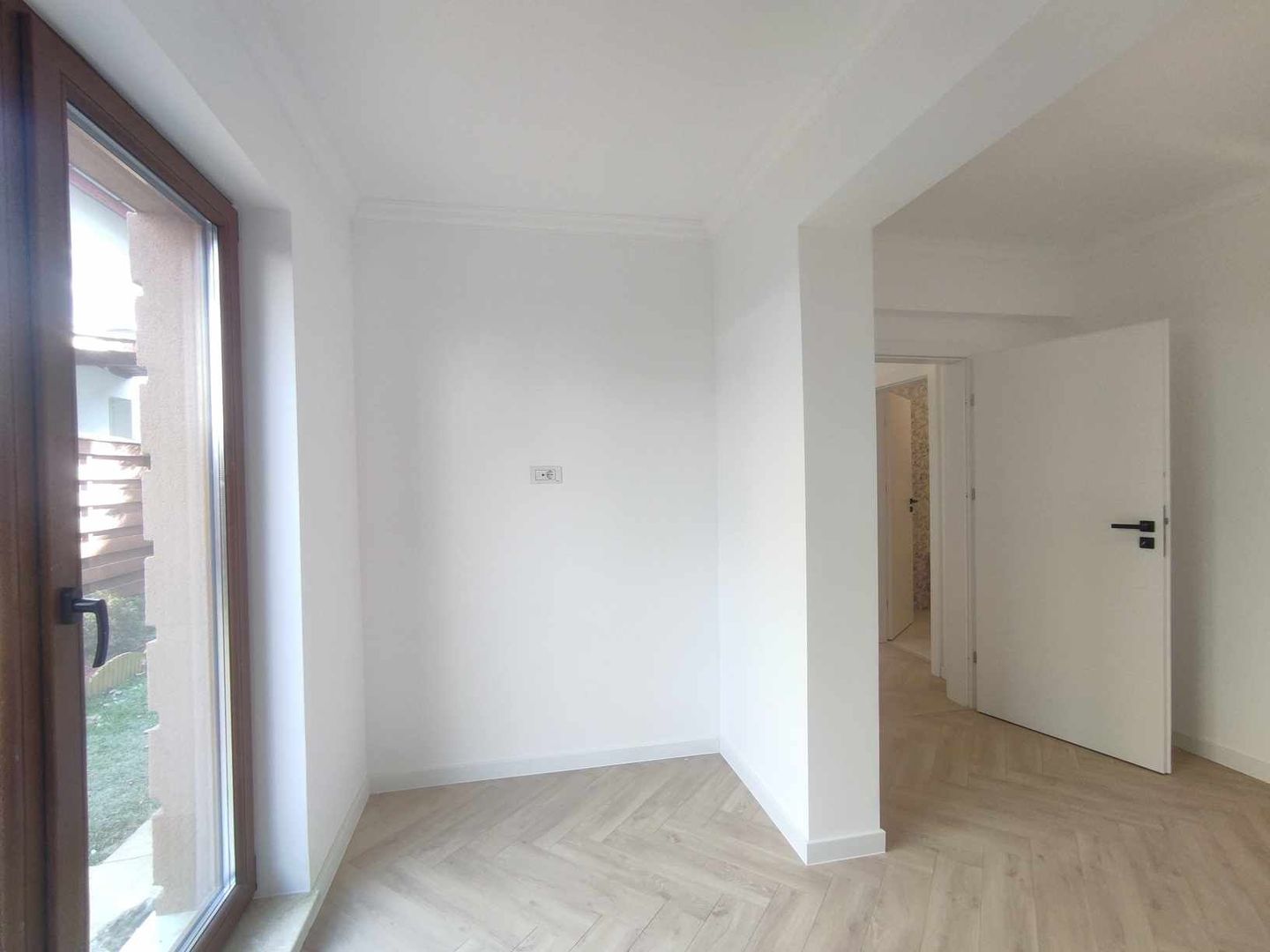 Vanzare apartament 3 camere cu gradina la 5 minute de metrou - Poză 23