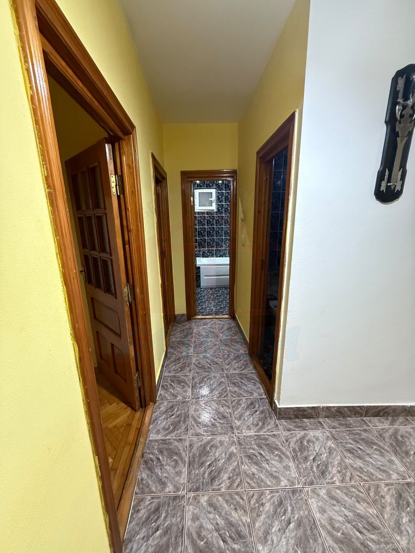 APARTAMENT 3 CAMERE, I.C. FRIMU, 450 €/LUNĂ - Poză 12