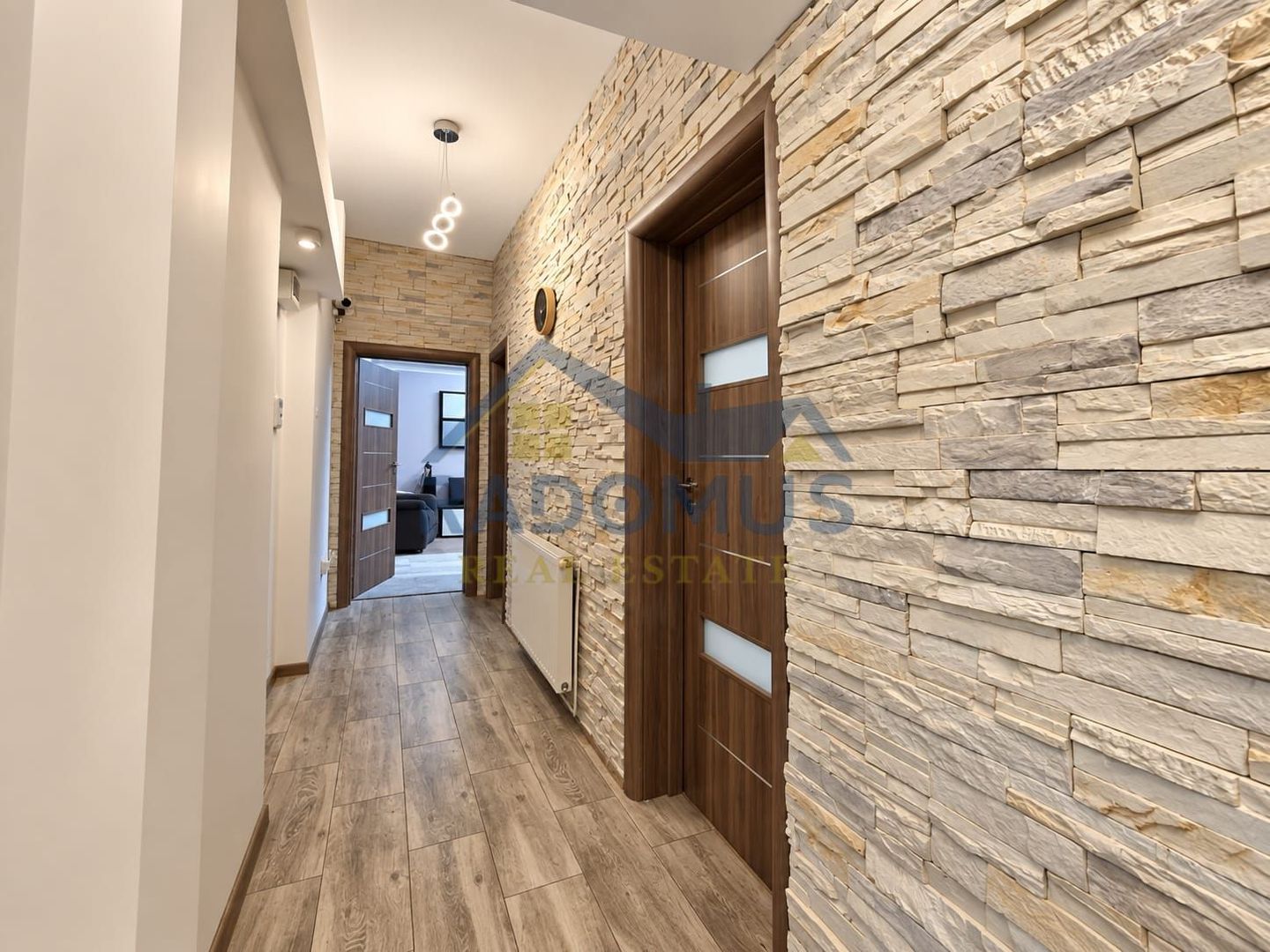 Apartament Dublu - 5 camere - 100 mp Utili - 2 boxe - Mihai Bravu - Poză 3