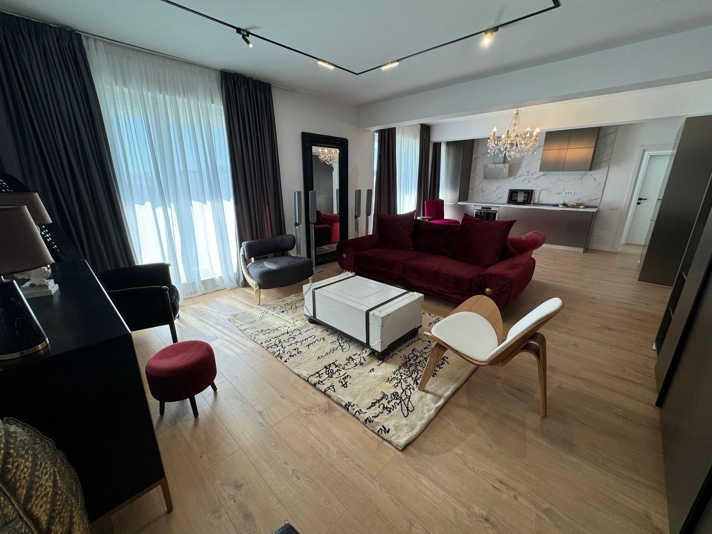 Apartament 2 camere Tunari cu CURTE - Poză 1