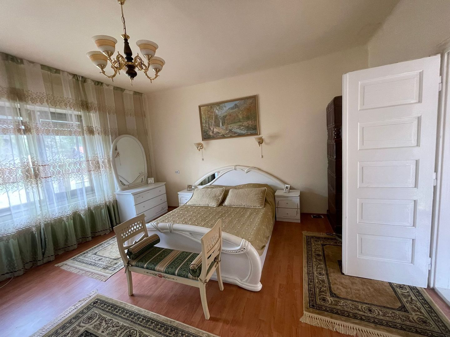 Casă de vânzare în Vașcău–natură, liniște și confort modern- 72000 Eur - Poză 10