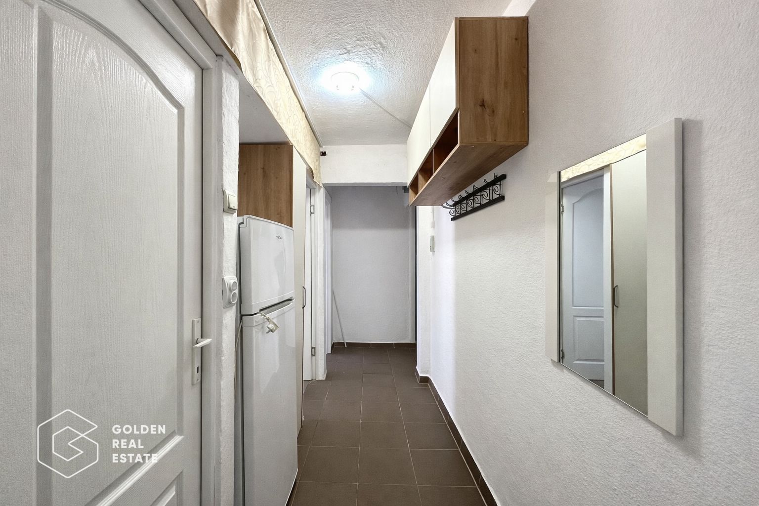 Apartament  4 camere, etaj 1, zona Vlaicu, centrală proprie, loc de parcare - Poză 10