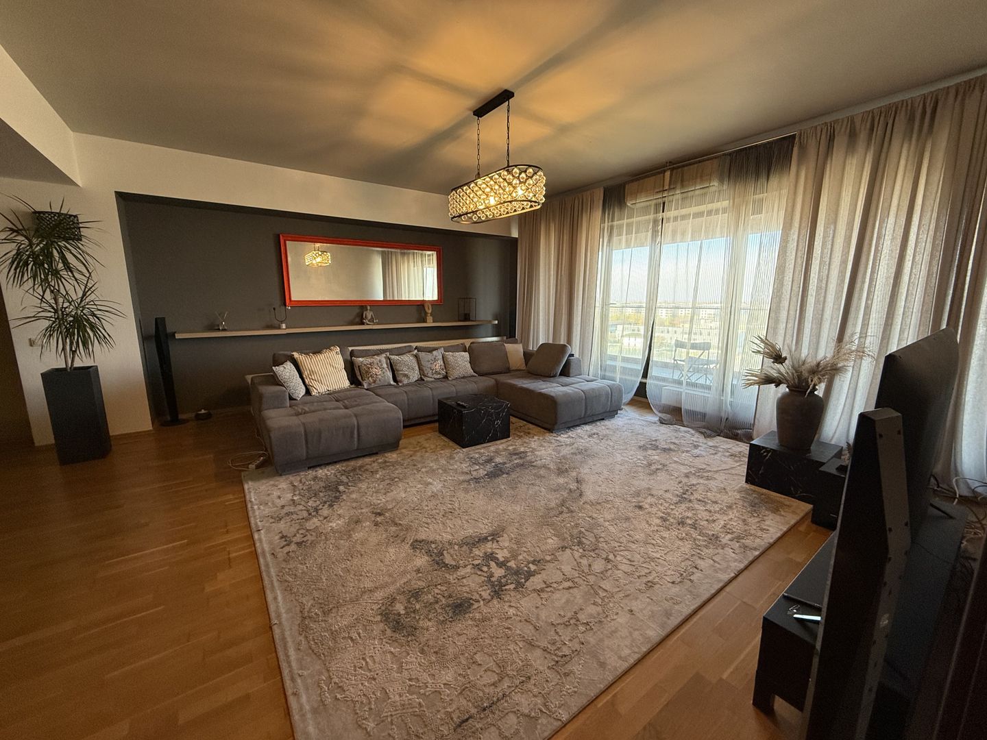 Refugiu Urban cu Lumină Naturală și Eleganță în Inima Pipera - Poză 7