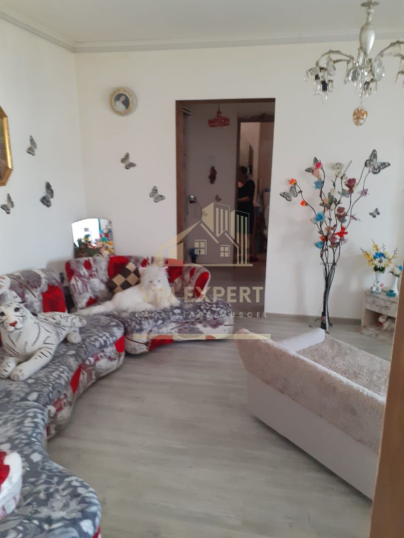 APARTAMENT 2 CAMERE, ETAJ 4, BLOC DE CARAMIDA, CAMPULUNG - Poză 1