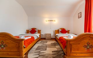 Casa + Pensiune deosebita - Orlat, Sibiu - Poză 25